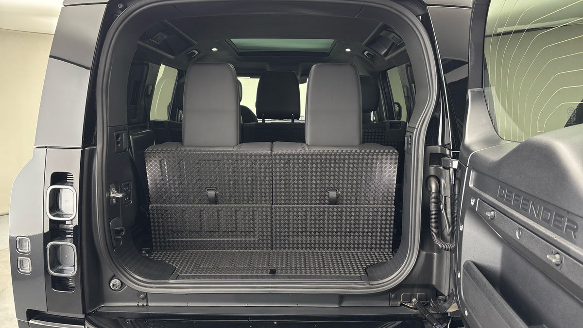 Used Land Rover Defender 110 2024 for sale - 77129253: Photo 11