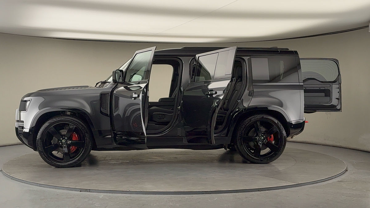 Used Land Rover Defender 110 2024 for sale - 77129253: Photo 48