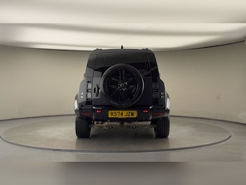 Used Land Rover Defender 110 2024 for sale - 77129253: Photo