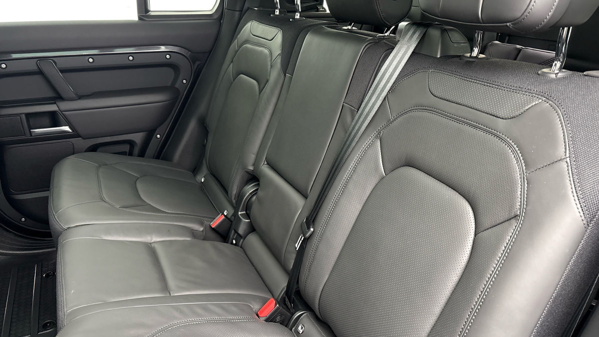 Used Land Rover Defender 110 2024 for sale - 77129253: Photo 8