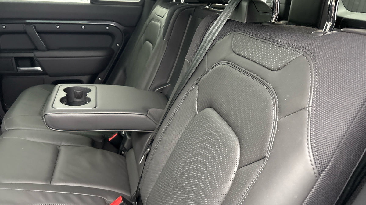 Used Land Rover Defender 110 2024 for sale - 77129253: Photo 9