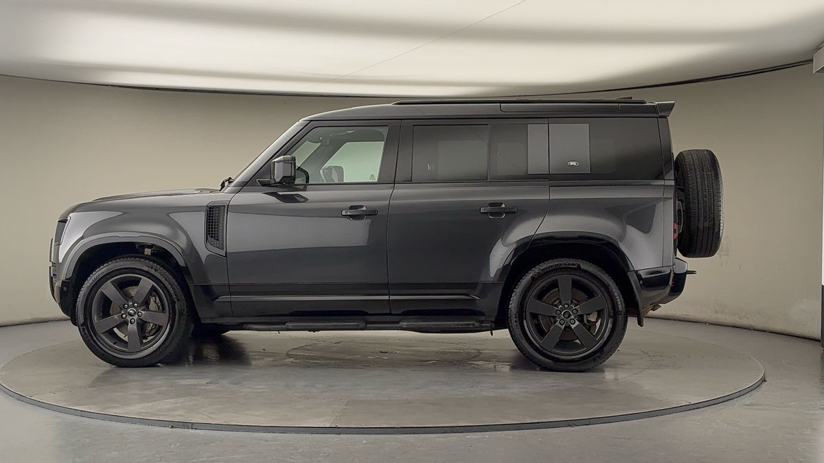 Used Land Rover Defender 110 2023 for sale - 77154144: Photo 27