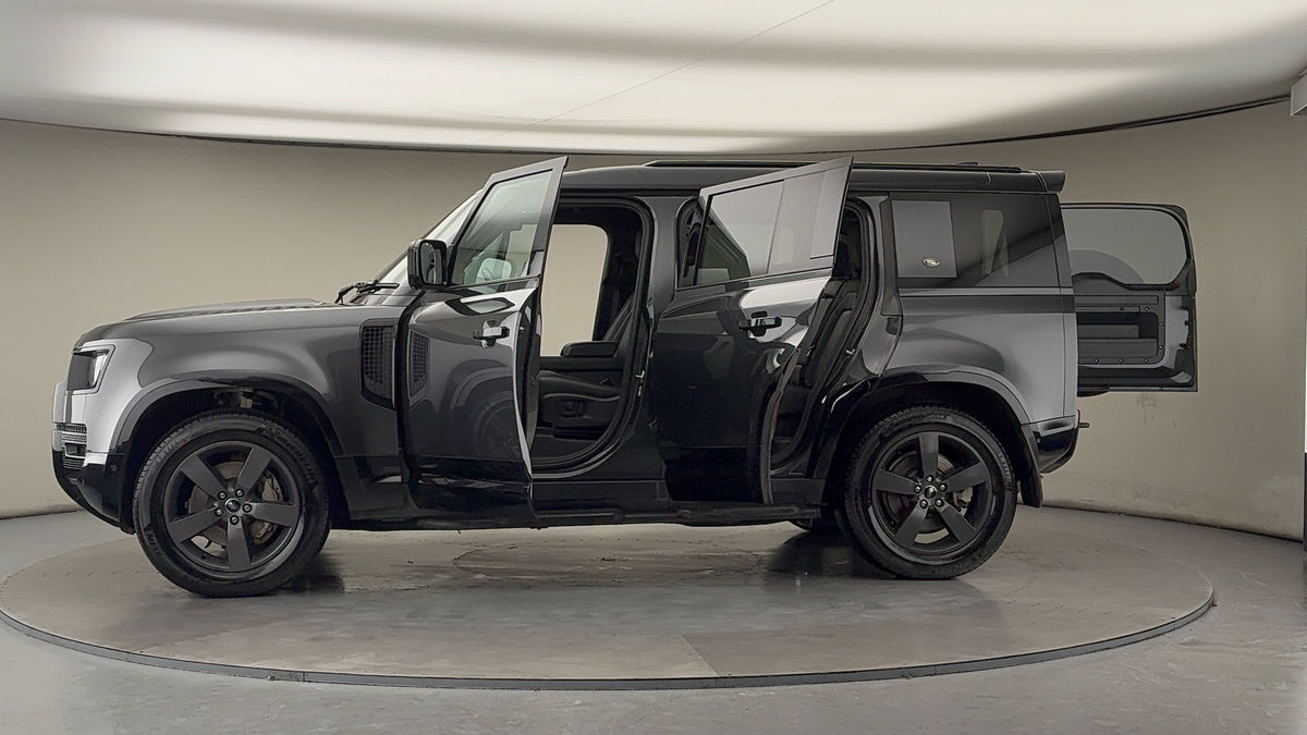 Used Land Rover Defender 110 2023 for sale - 77154144: Photo 47