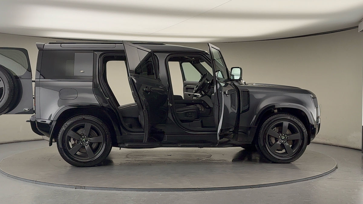 Used Land Rover Defender 110 2023 for sale - 77154144: Photo 56