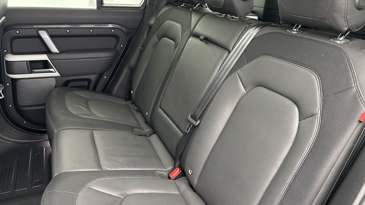 Used Land Rover Defender 110 2023 for sale - 77154144: Photo 8
