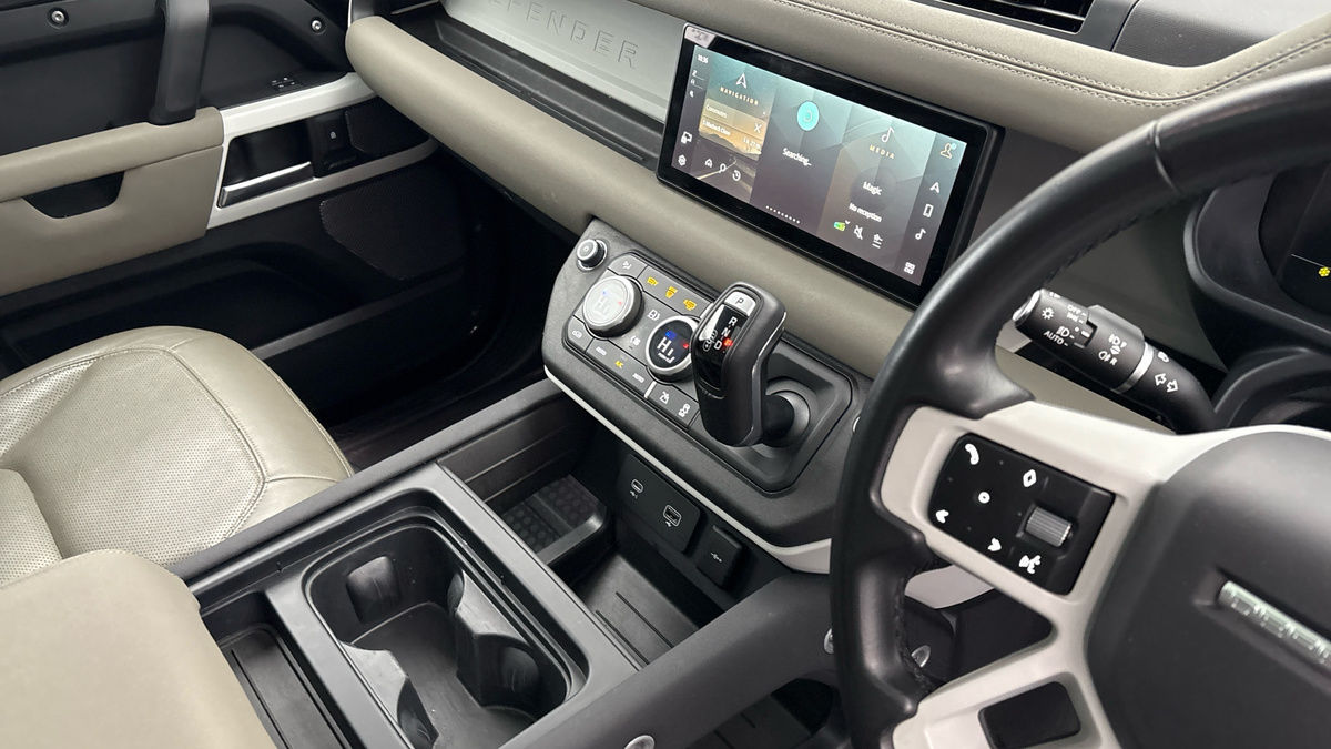 Used Land Rover Defender 110 2023 for sale - 77118326: Photo 18