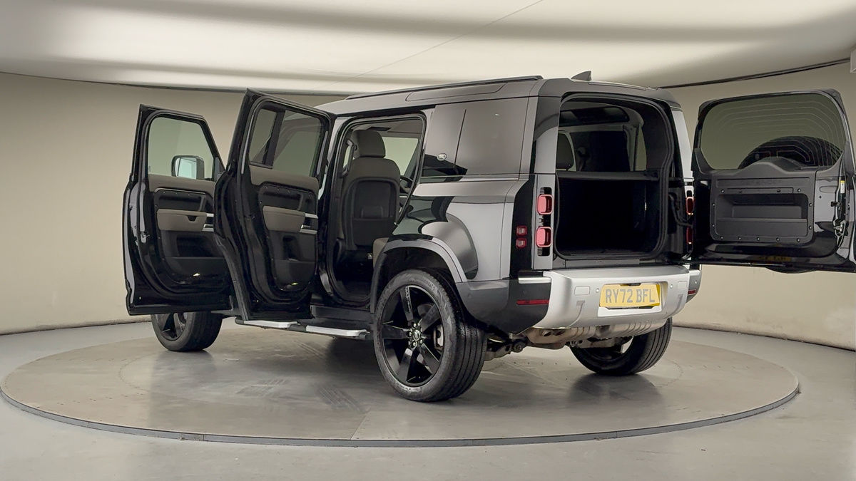 Used Land Rover Defender 110 2023 for sale - 77118326: Photo 43