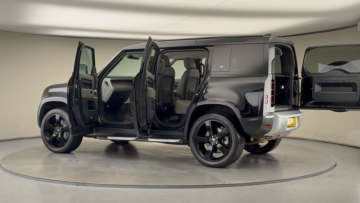 Used Land Rover Defender 110 2023 for sale - 77118326: Photo 45