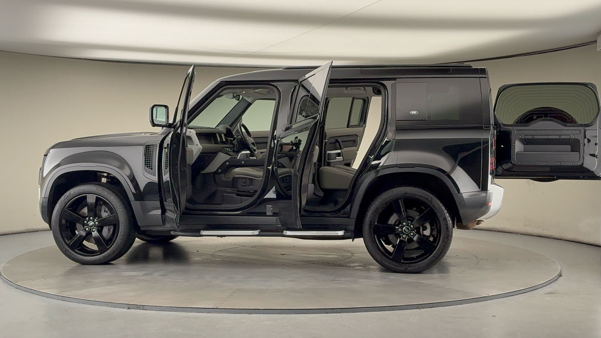 Used Land Rover Defender 110 2023 for sale - 77118326: Photo 46