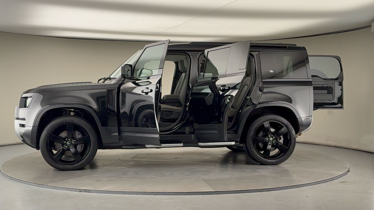 Used Land Rover Defender 110 2023 for sale - 77118326: Photo 47