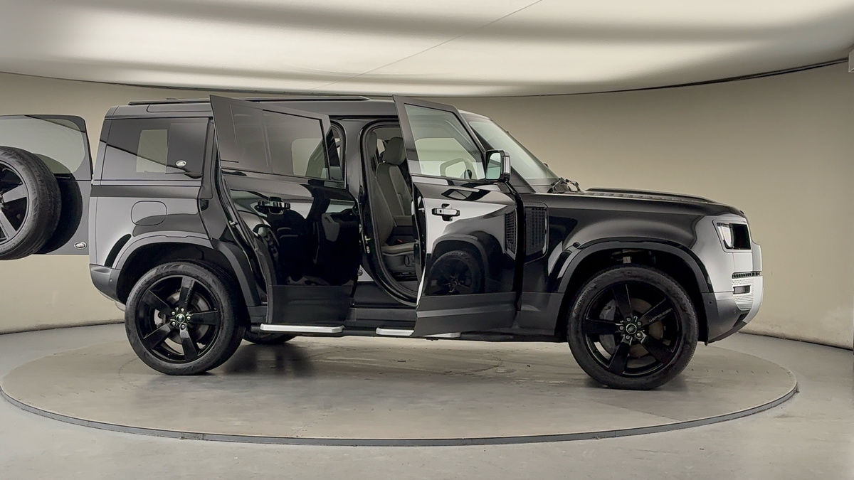 Used Land Rover Defender 110 2023 for sale - 77118326: Photo 55