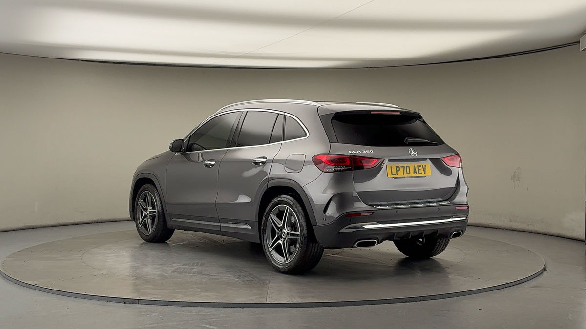 Used Mercedes-Benz GLA 2021 for sale - 77140425: Photo 2