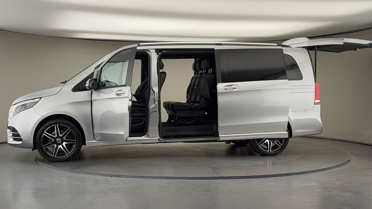 Used Mercedes-Benz V-Class 2023 for sale - 78213266: Photo 59