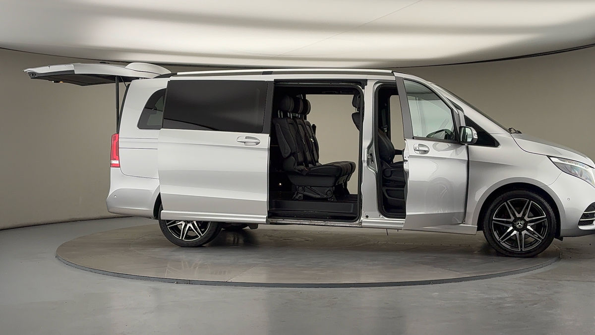 Used Mercedes-Benz V-Class 2023 for sale - 78213266: Photo 67