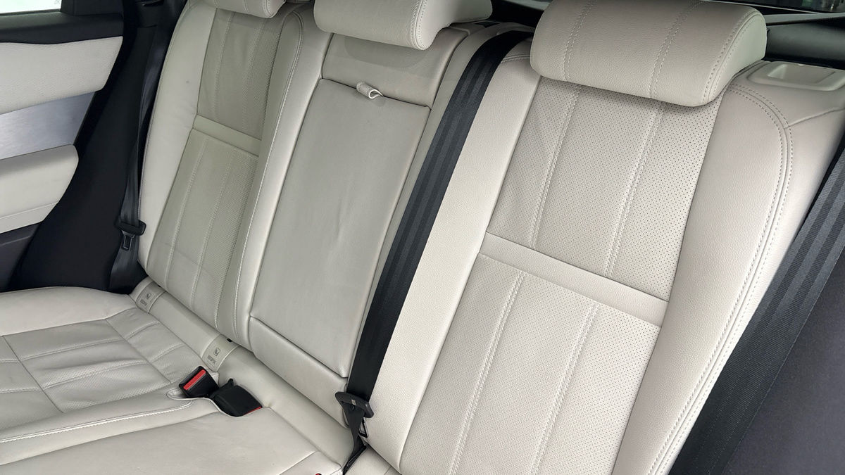 Used Land Rover Range Rover Velar 2022 for sale - 76712263: Photo 8