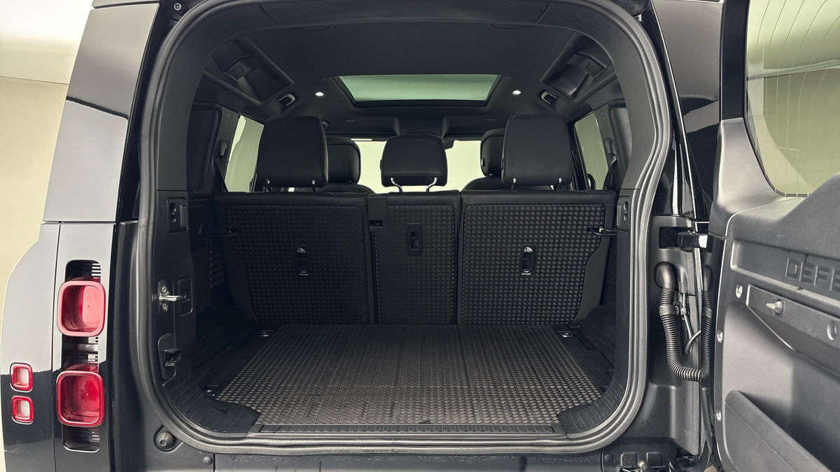 Used Land Rover Defender 110 2021 for sale - 76570848: Photo 11