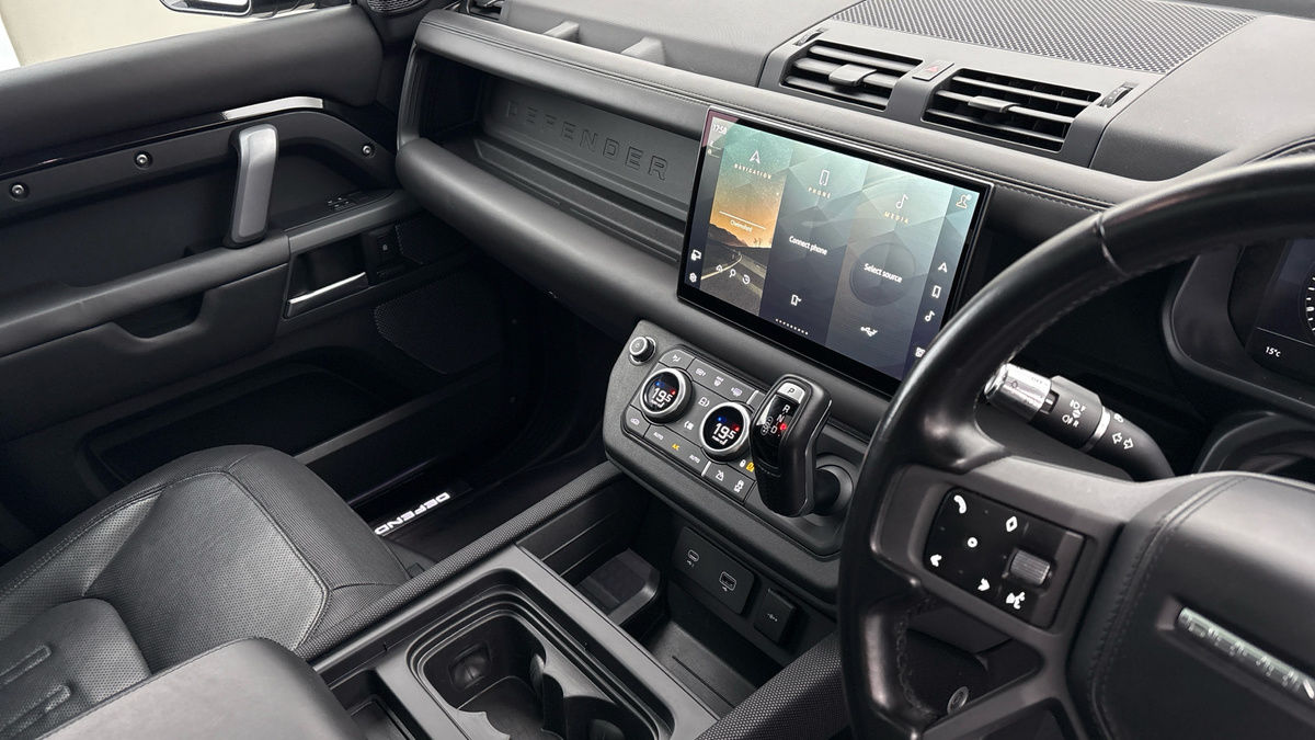 Used Land Rover Defender 110 2021 for sale - 76570848: Photo 18