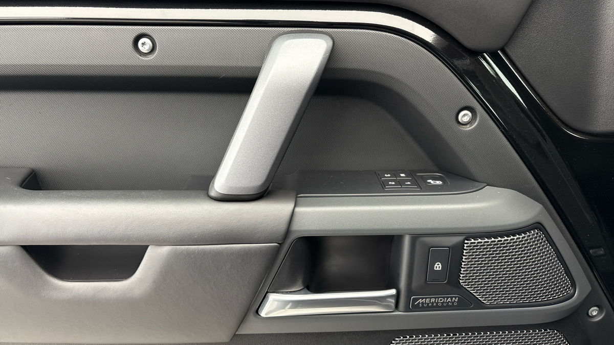 Used Land Rover Defender 110 2021 for sale - 76570848: Photo 19