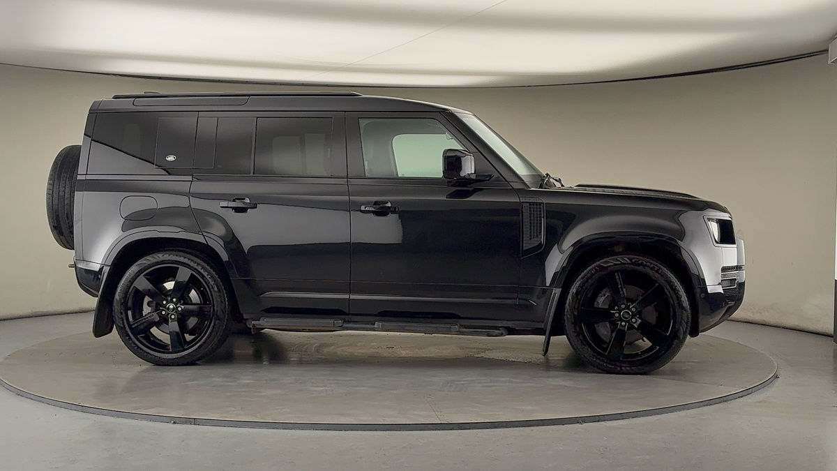 Used Land Rover Defender 110 2021 for sale - 76570848: Photo 36