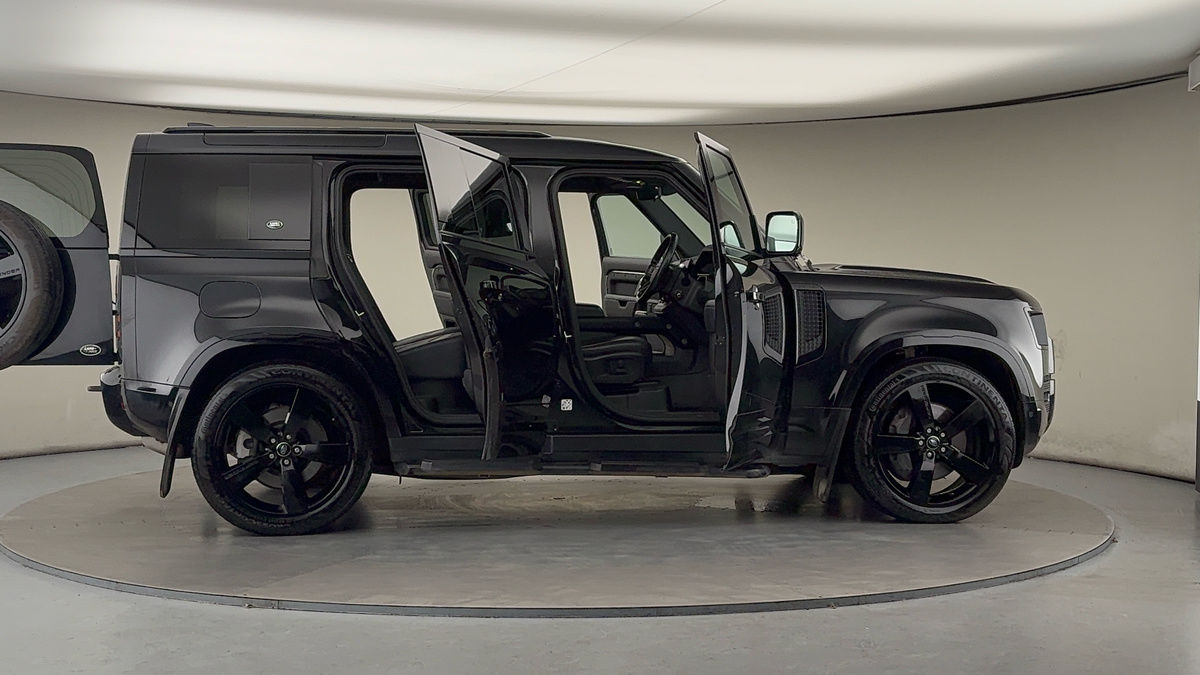 Used Land Rover Defender 110 2021 for sale - 76570848: Photo 56