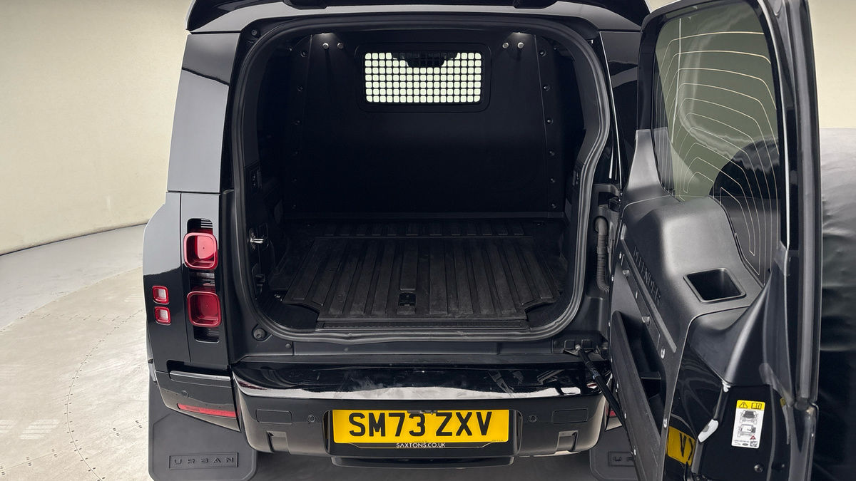 Used Land Rover Defender 2023 for sale - 77395042: Photo 11