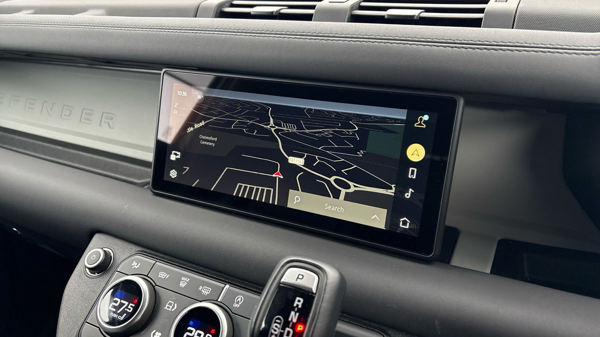 Used Land Rover Defender 2023 for sale - 77395042: Photo 17