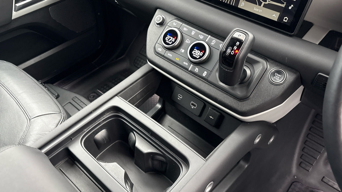 Used Land Rover Defender 2023 for sale - 77395042: Photo 18