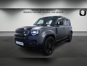 Used Land Rover Defender 110 2025 for sale - 77766112: Photo