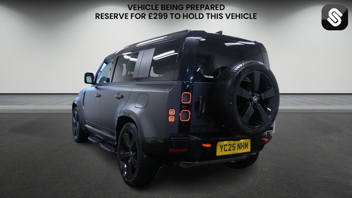 Used Land Rover Defender 110 2025 for sale - 77766112: Photo 3