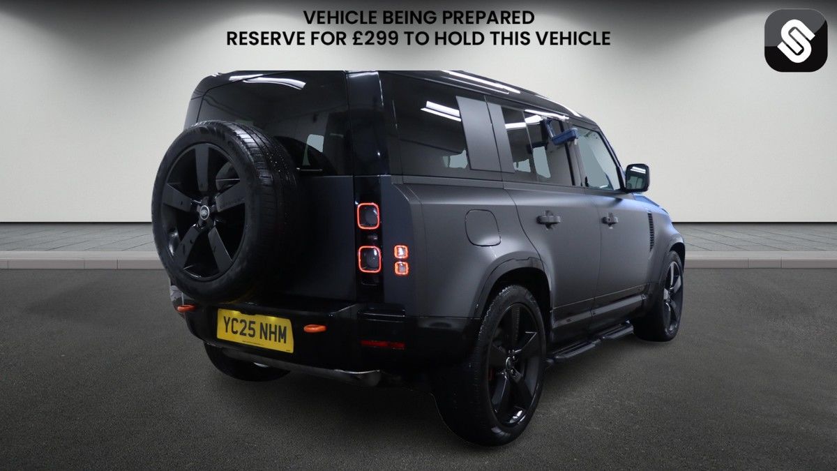 Used Land Rover Defender 110 2025 for sale - 77766112: Photo 4