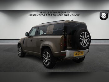 Used Land Rover Defender 110 2023 for sale - 78807034: Photo