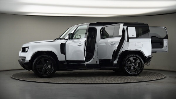 Used Land Rover Defender 110 2022 for sale - 75631747: Photo 50