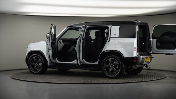 Used Land Rover Defender 110 2022 for sale - 75631747: Photo 52