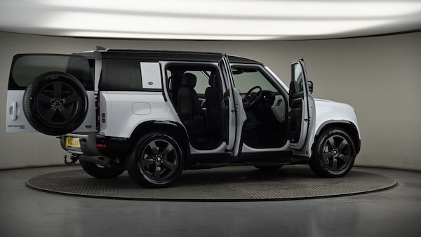 Used Land Rover Defender 110 2022 for sale - 75631747: Photo 57