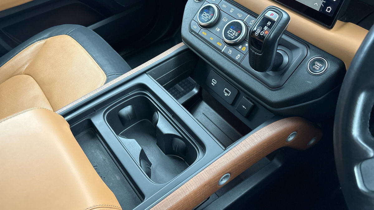 Used Land Rover Defender 2023 for sale - 77395048: Photo 18