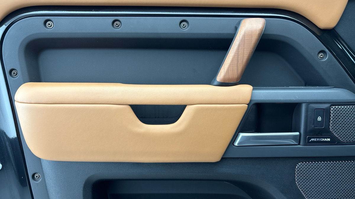 Used Land Rover Defender 2023 for sale - 77395048: Photo 19