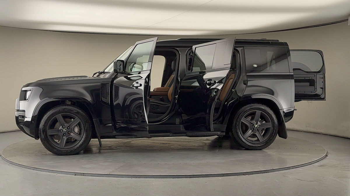 Used Land Rover Defender 2023 for sale - 77395048: Photo 47