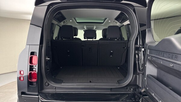 Used Land Rover Defender 110 2023 for sale - 75912458: Photo 11