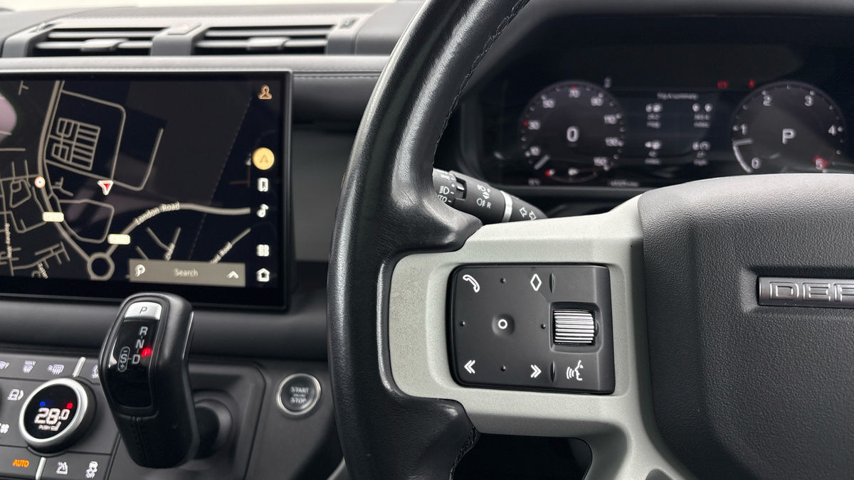 Used Land Rover Defender 110 2023 for sale - 75912458: Photo 13