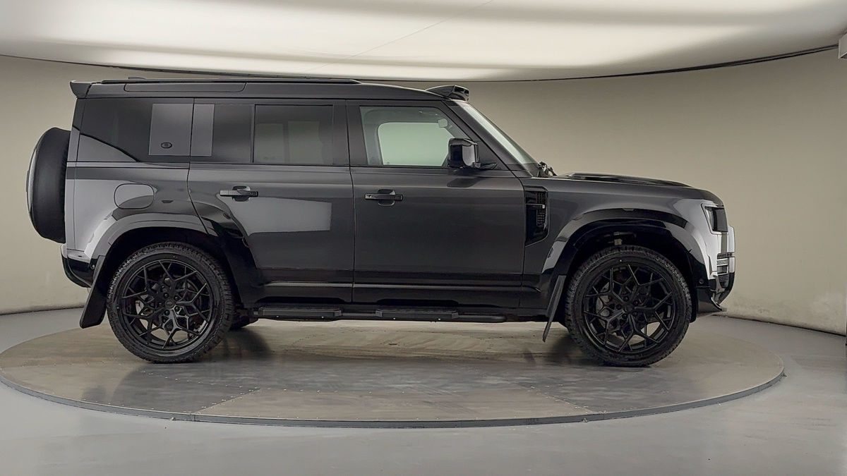 Used Land Rover Defender 110 2023 for sale - 75912458: Photo 16