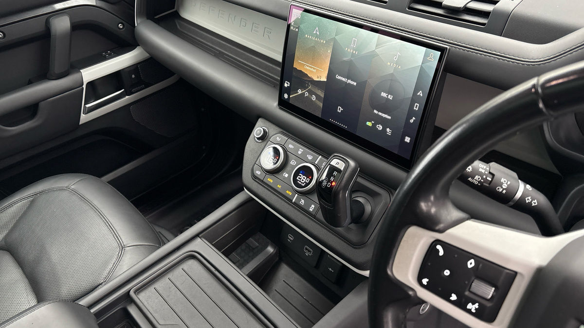 Used Land Rover Defender 110 2023 for sale - 75912458: Photo 18