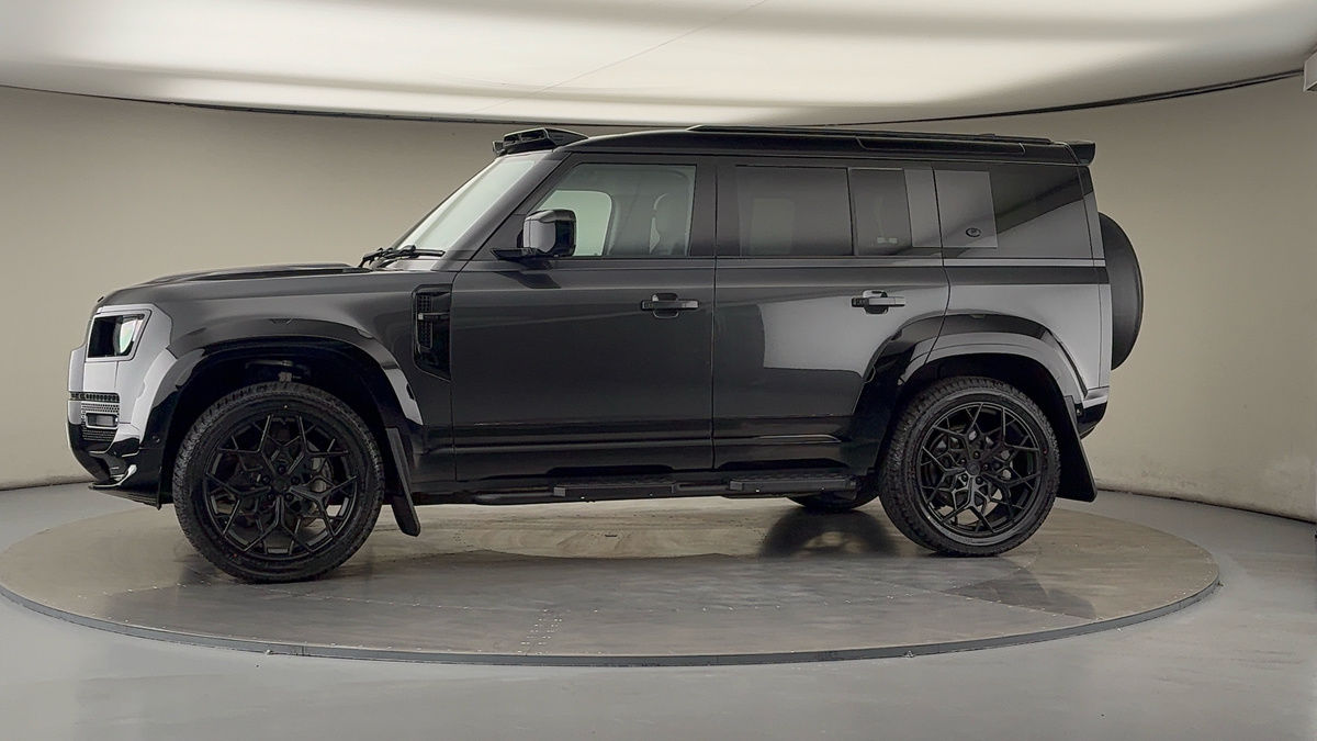 Used Land Rover Defender 110 2023 for sale - 75912458: Photo 32