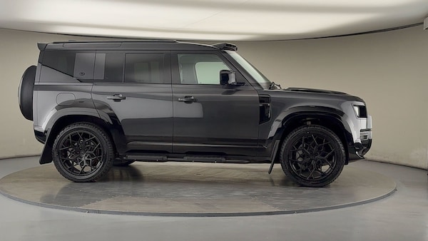 Used Land Rover Defender 110 2023 for sale - 75912458: Photo 40