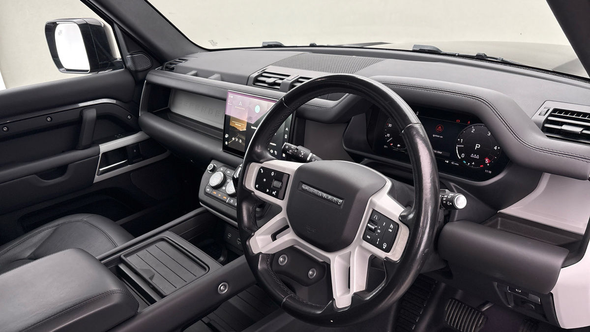 Used Land Rover Defender 110 2023 for sale - 75912458: Photo 5