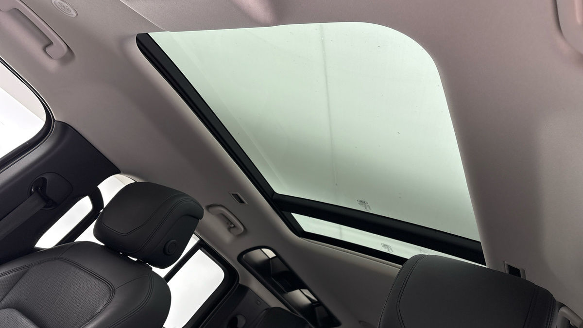 Used Land Rover Defender 110 2023 for sale - 75912458: Photo 6