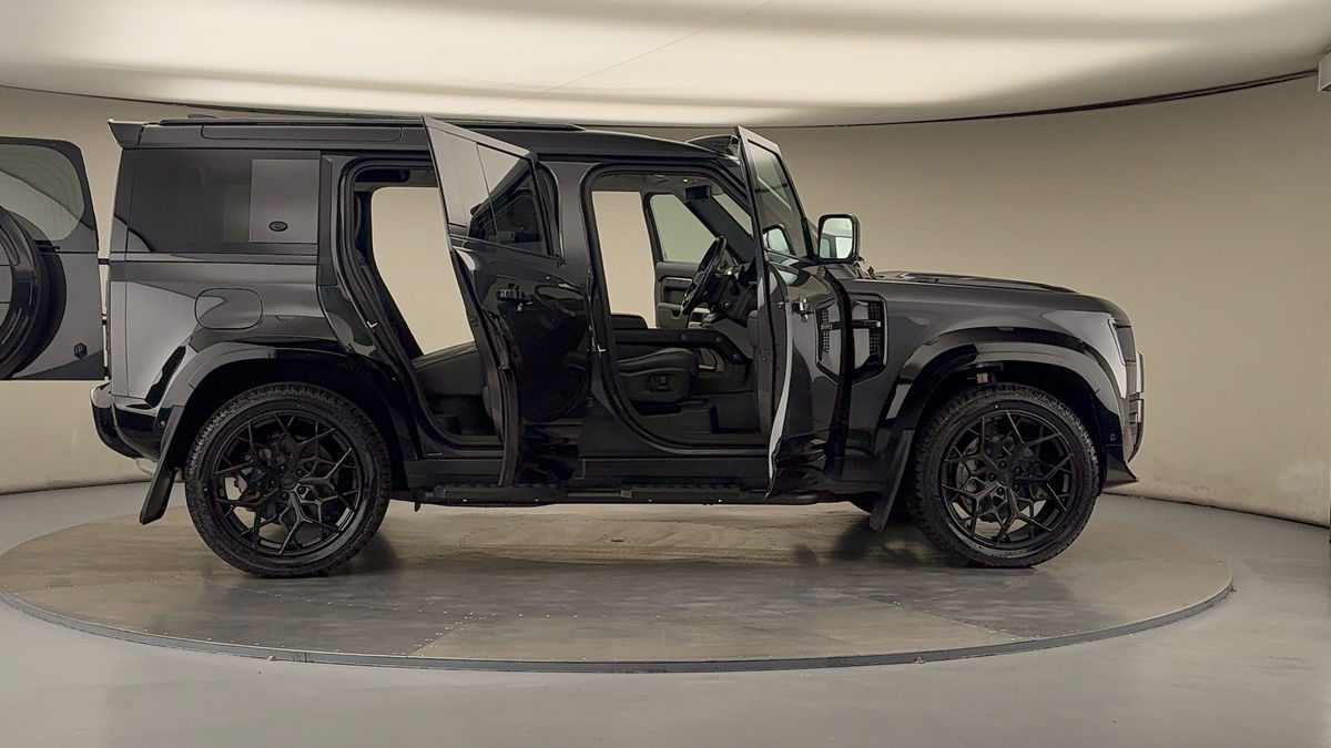 Used Land Rover Defender 110 2023 for sale - 75912458: Photo 60