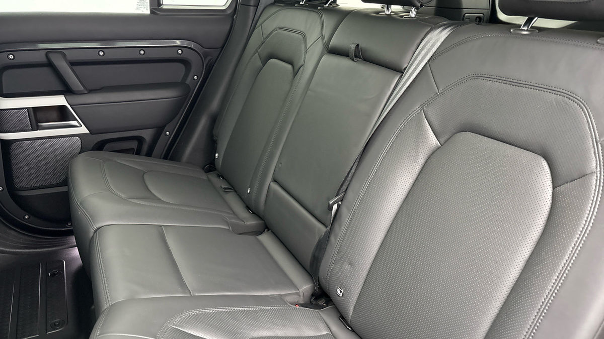 Used Land Rover Defender 110 2023 for sale - 75912458: Photo 8