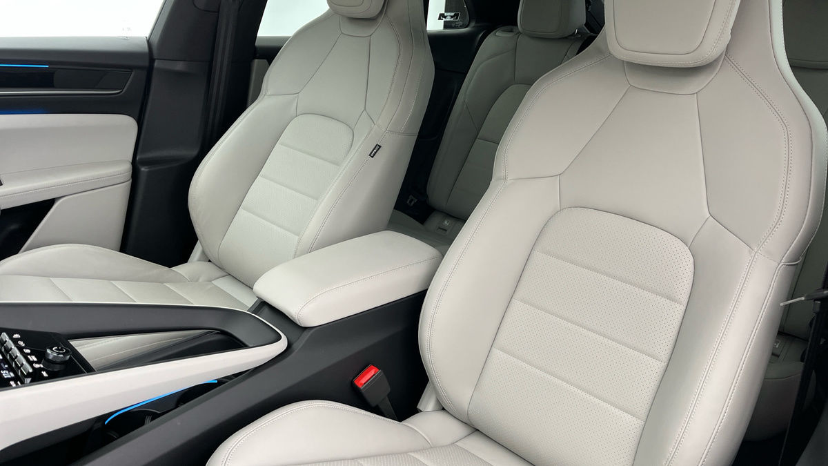 Used Porsche Macan 2025 for sale - 76536435: Photo 13