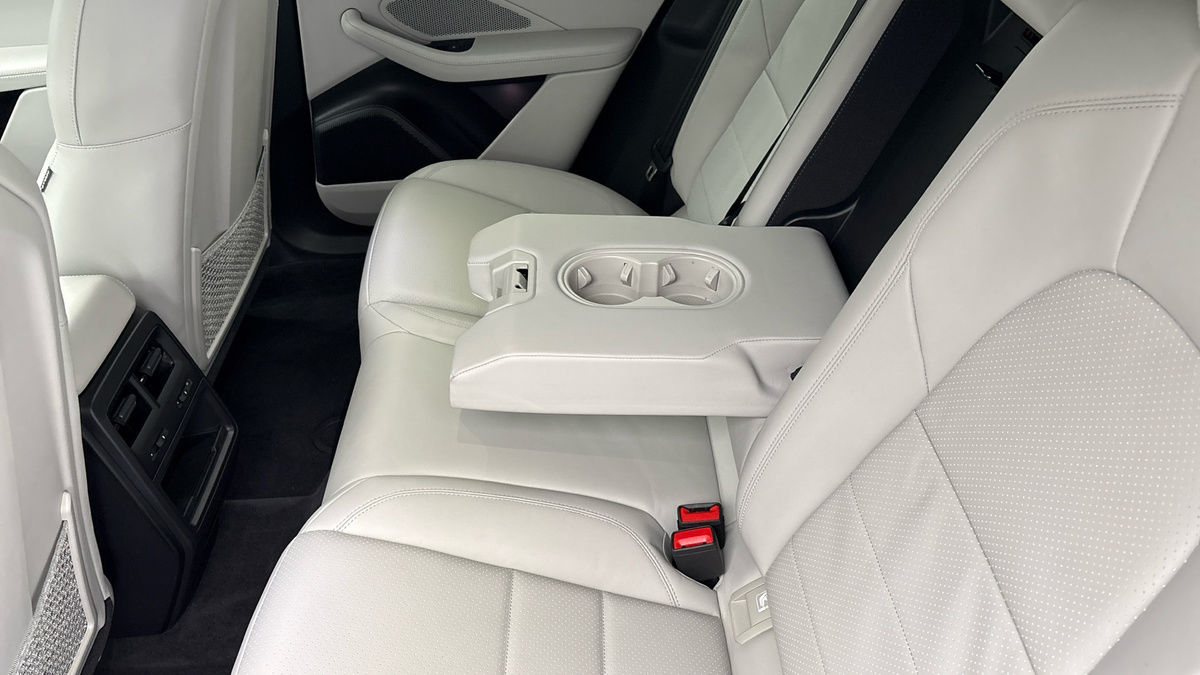 Used Porsche Macan 2025 for sale - 76536435: Photo 18