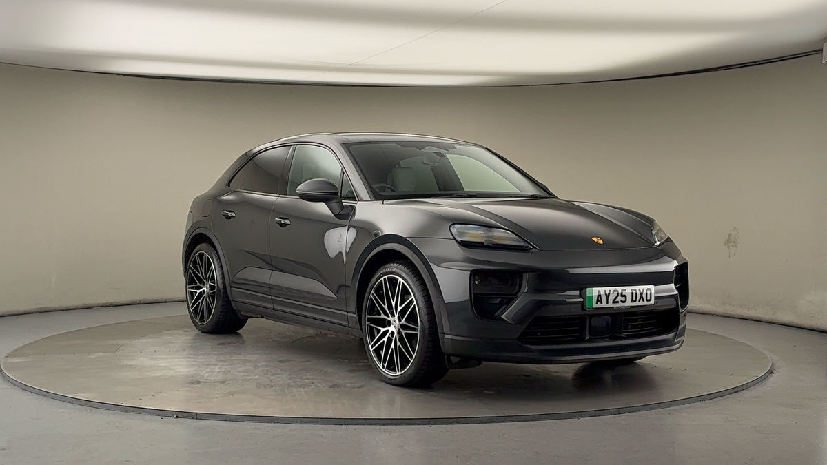 Used Porsche Macan 2025 for sale - 76536435: Photo 2